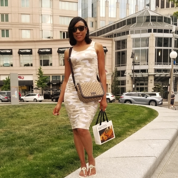 Meet your Posher, Shanta - Picture 1 of 1